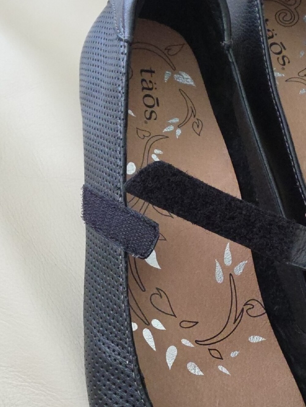 Taos Scamp Leather Mary Jane Flats with Velcro Cross Strap Nwot - Picture 12 of 13